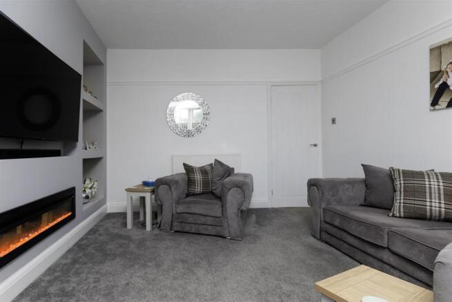 2 bed Semi-Detached for sale Image 12