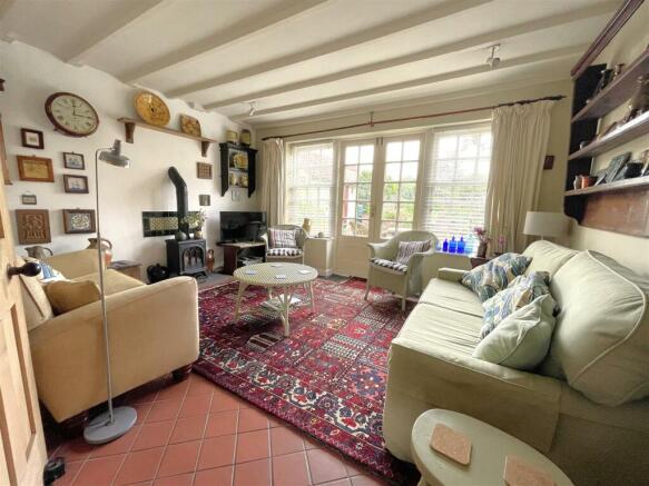 SNUG/SITTING ROOM