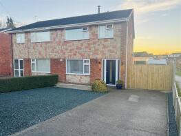 17, Cymau Lane, Caergwrle, Abermorddu LL12 9DH