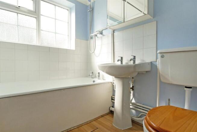 Bathroom.jpg