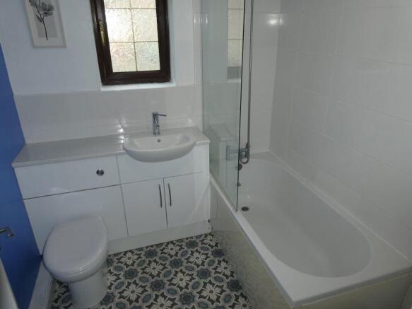 2 bed Apartment to rent Image 9