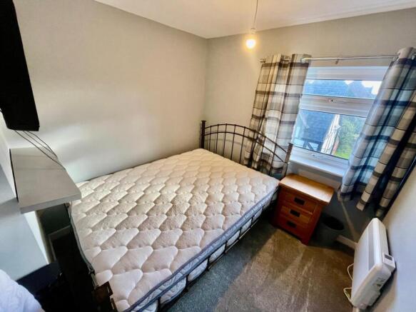 Flat 5 bedroom 2