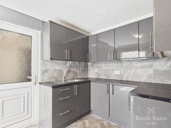 2 bed Semi-Detached for sale Image 5