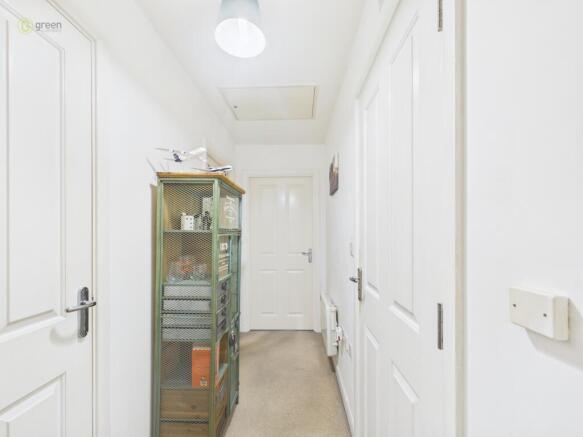 cam05591g0pr0136still013