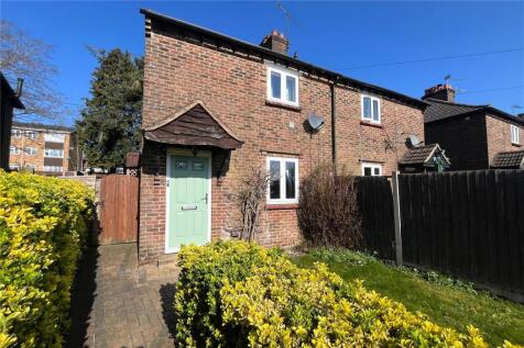 Alma Lane, Farnham, Surrey, GU9