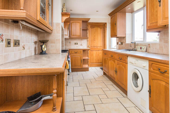 Kitchen/Breakfast...