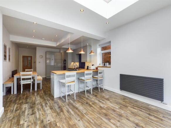 Superb Open Plan Living Kitchen/Dining Room/Snug