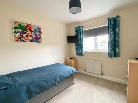 4 bed Town House to rent Image 7