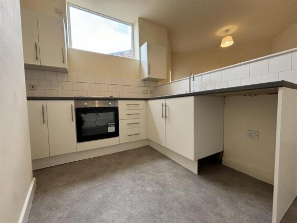 1 bed Flat to rent Image 4