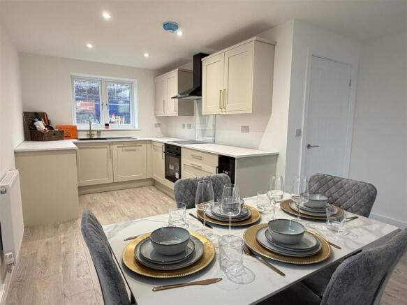 Kitchen / Living Area