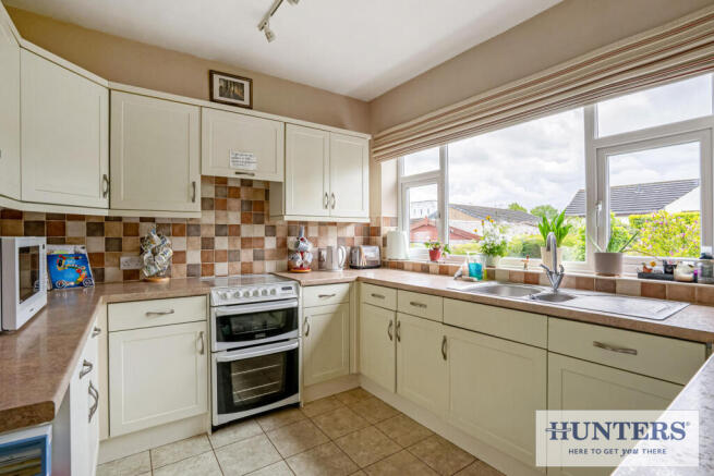 4 bed Semi-Detached for sale Image 4