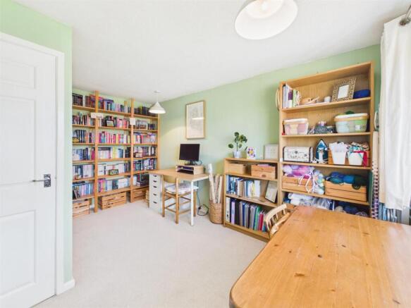 3 bed Semi-Detached for sale Image 6
