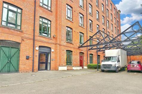 Mossley Road, Ashton-under-Lyne, Greater Manchester, OL6