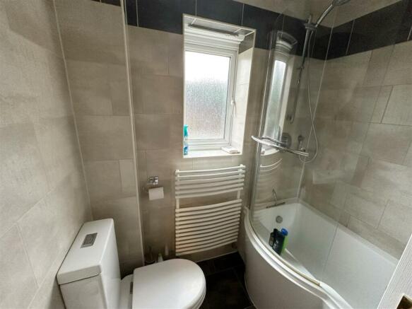 Bathroom.JPG