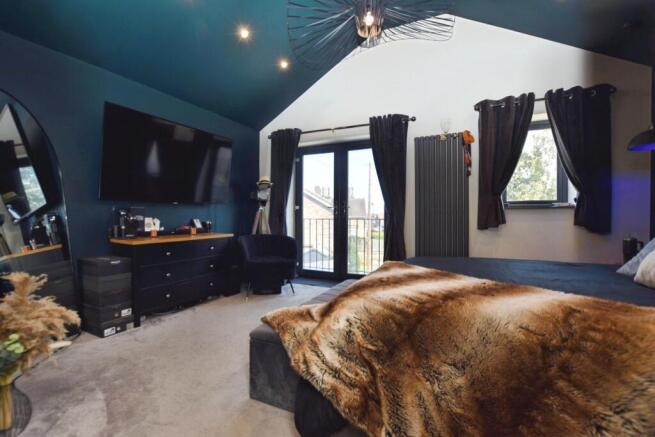 3 bed Semi-Detached for sale Image 8