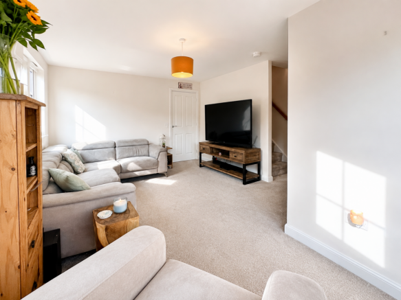 Halberton Close, Hyde, SK14 3GU photo 4