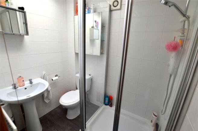 D'stairs Shower Room