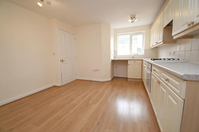 3 bed Semi-Detached for sale Image 4