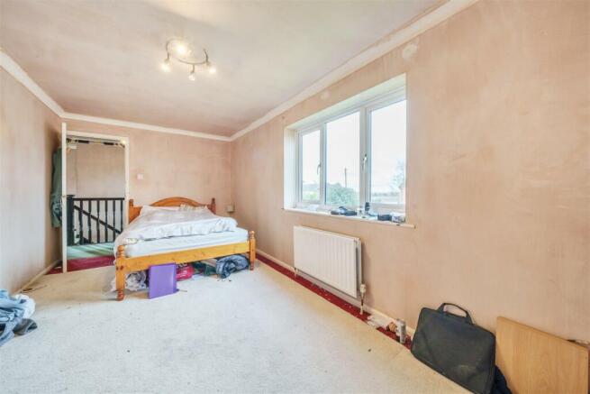 SECOND DOUBLE BEDROOM
