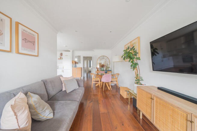 1316074-9-685d36c...