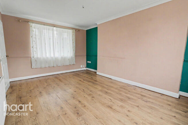 3 bed Terraced for sale Image 5