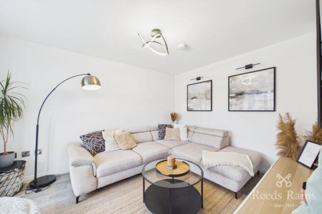 4 bed Detached for sale Image 3