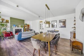 67, Acorn Walk, London SE16 5DY