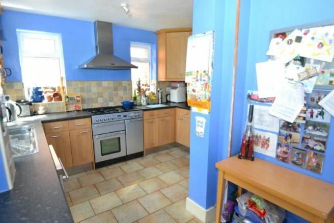 L-shaped Kitchen