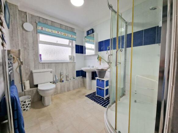 Family Shower Room