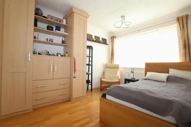 BEDROOM 2