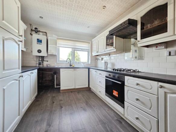 3 bed Semi-Detached for sale Image 8