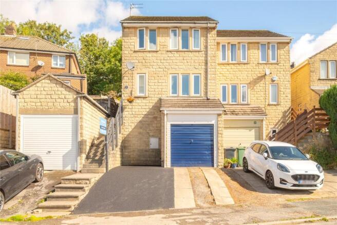 3 bed Semi-Detached for sale in nettleton hill