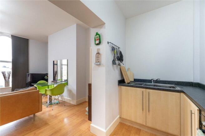 2 bed Apartment for sale Image 6