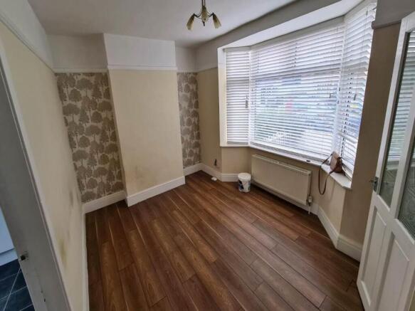 74 Nibley Road Lounge.jpg