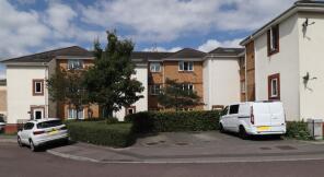 8, Redshank Court, Thatcham RG19 3UE