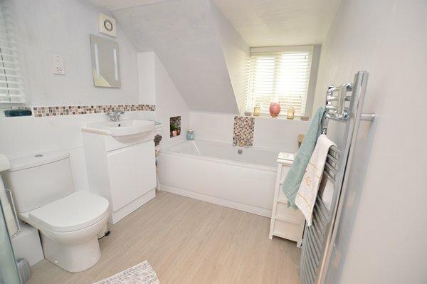 en-suite bath & shower room