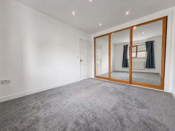 3 bed Terraced to rent Image 9