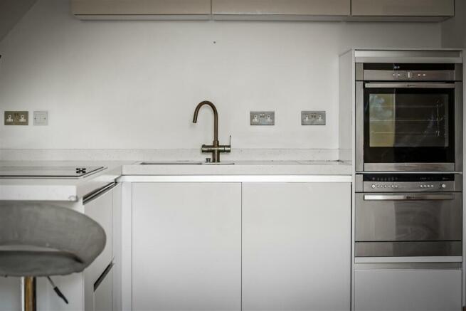 Apt5-116-Westhall-Road-20.jpg