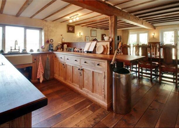 Kitchen/ Dining Room