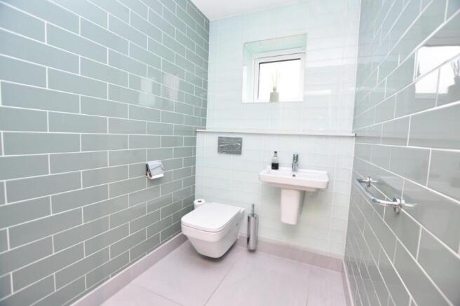 Cloakroom/wc