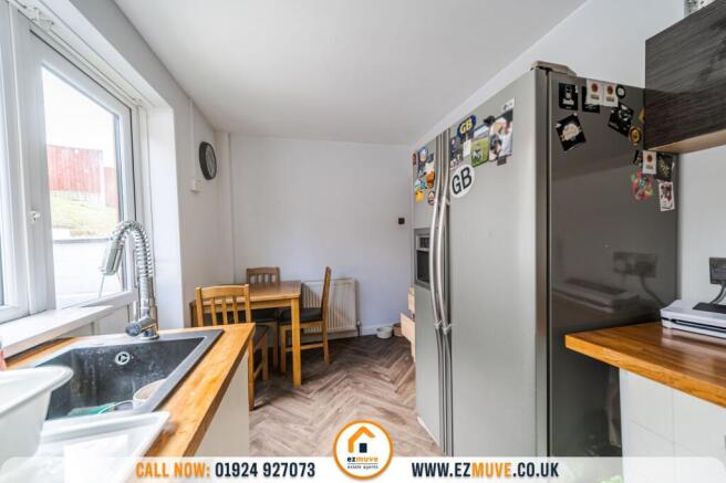 4 bed Semi-Detached for sale Image 6