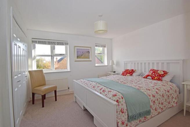 8 Dugard Way, bed 1a.jpg