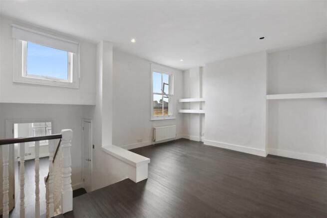 08-d6c1GCWT - TFF - 23 Pember Road - Reception -Or