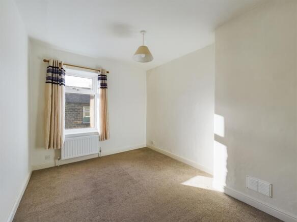 2 bed Terraced to rent Image 7