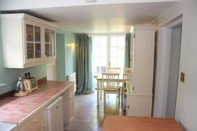 Druids Cottage-dinin
