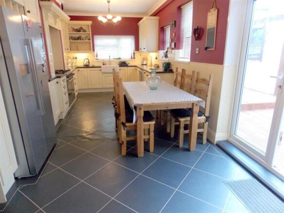 kitchen1.JPG