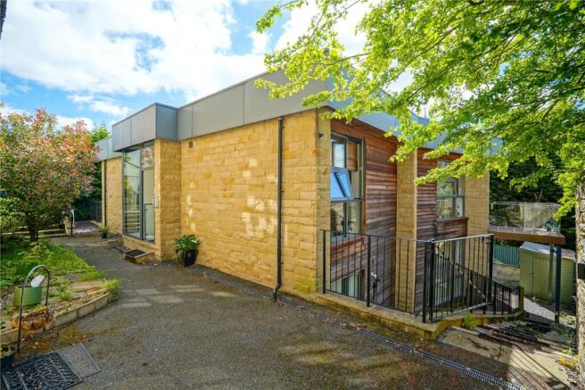2 bed Apartment for sale Image 2