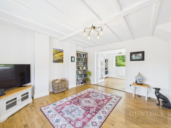 5 bed Detached for sale Image 8