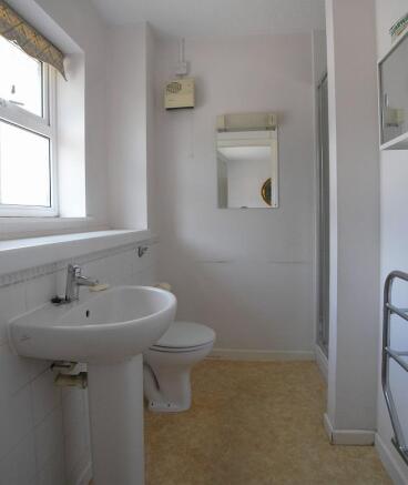 En-suite shower rm
