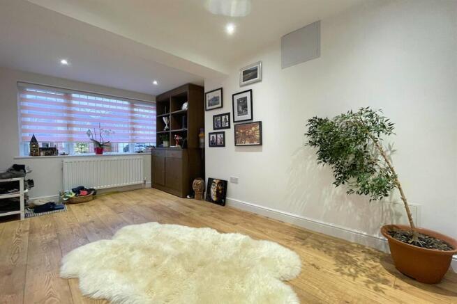 Occasional Sitting R